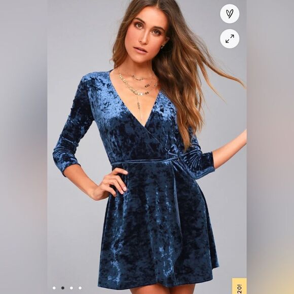 Lulu’s Shine of your life navy blue crushed velvet wrap dress size medium - Picture 2 of 10